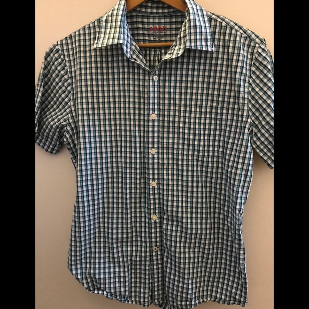 Men’s L Short Sleeve IZOD Button-up